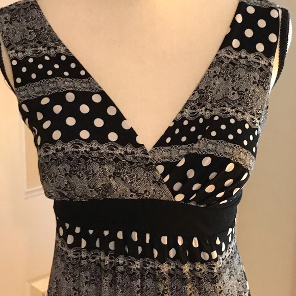 Sweet storm black & white summer dress. Size M. - Picture 6 of 7
